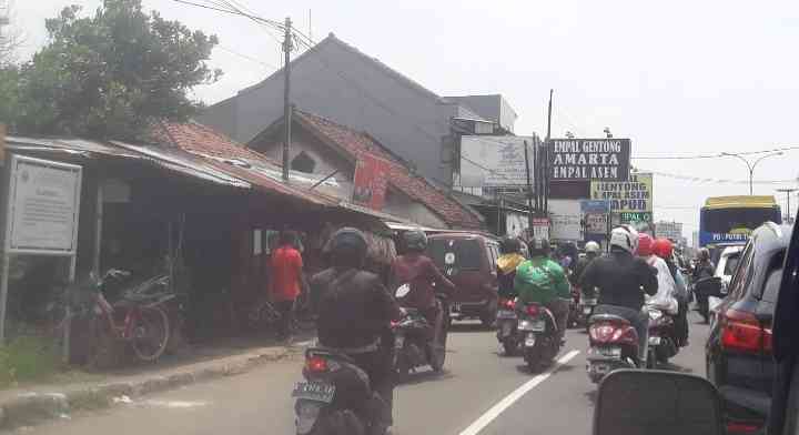 Menggunakan motor saat mudik, kalau lelah jangan dipaksakan untuk meneruskan perjalanan(dokpri)