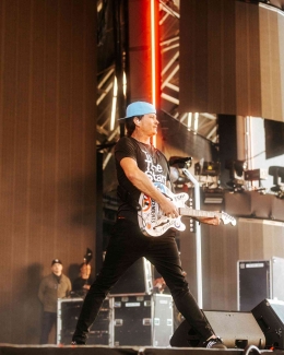 Aksi Tom DeLonge di konser Coachella 2023/ foto: Coachella.com