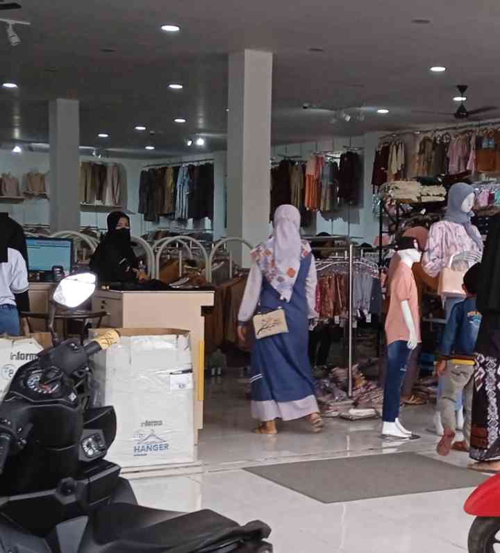 Belanja baju lebaran saat Ramadan (dokpri) 