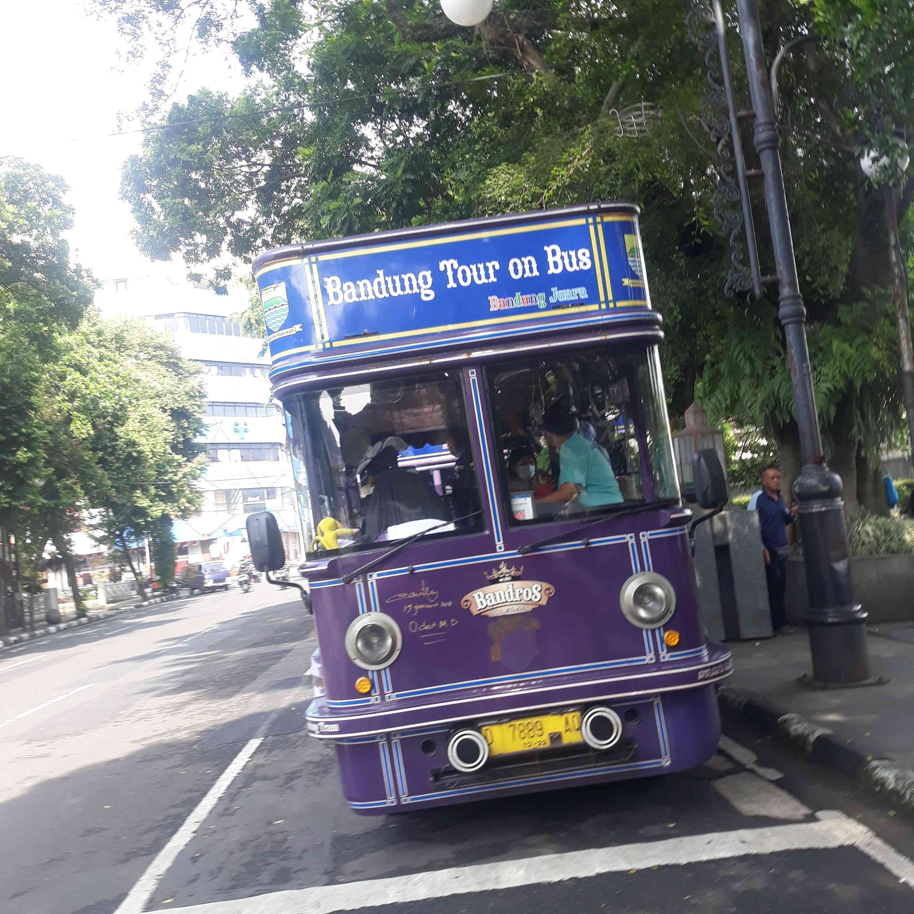 Bandros sudah siap membawa para Traveler keliling Kota Bandung (Foto Dokpri Hensa). 