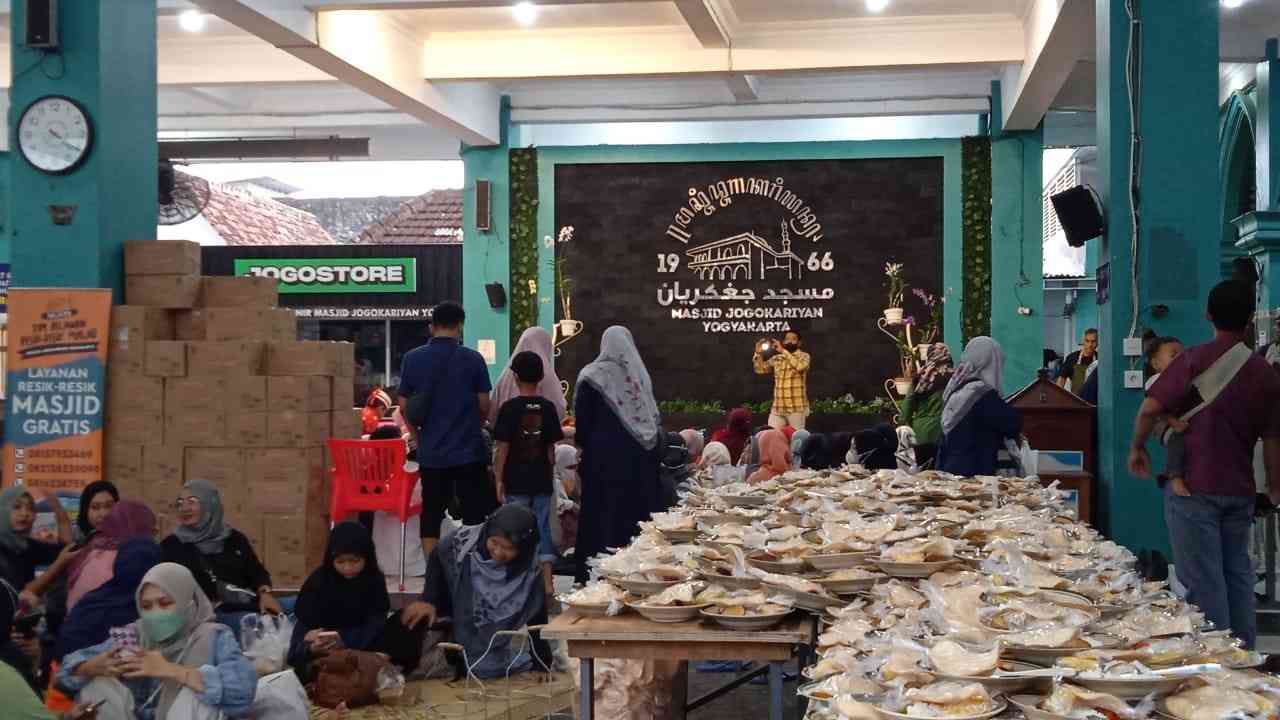 3000 porsi piring sajian berbuka puasa di Masjid Jogokariyan, Dokpri