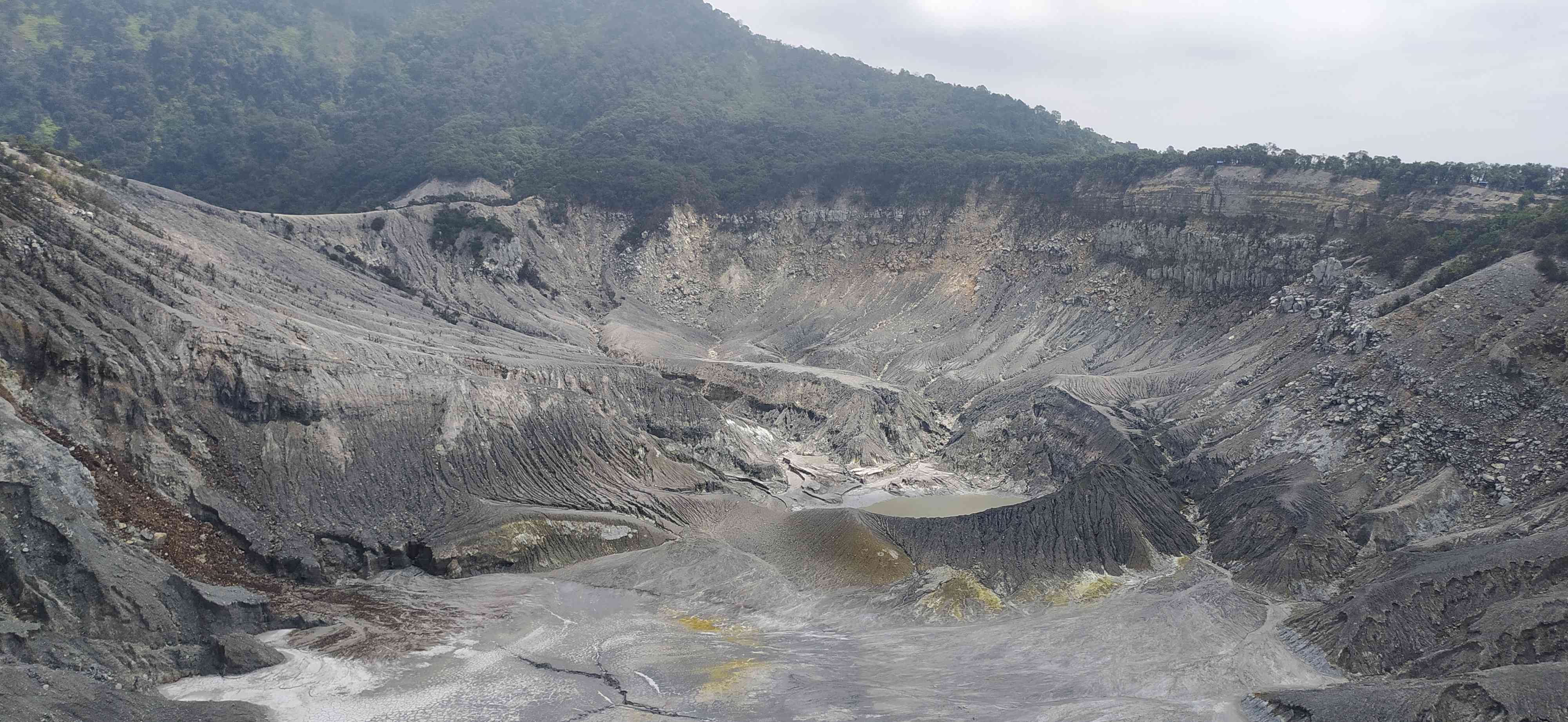 Kawah Gunung Tangkuban Parahu (dok. pribadi)