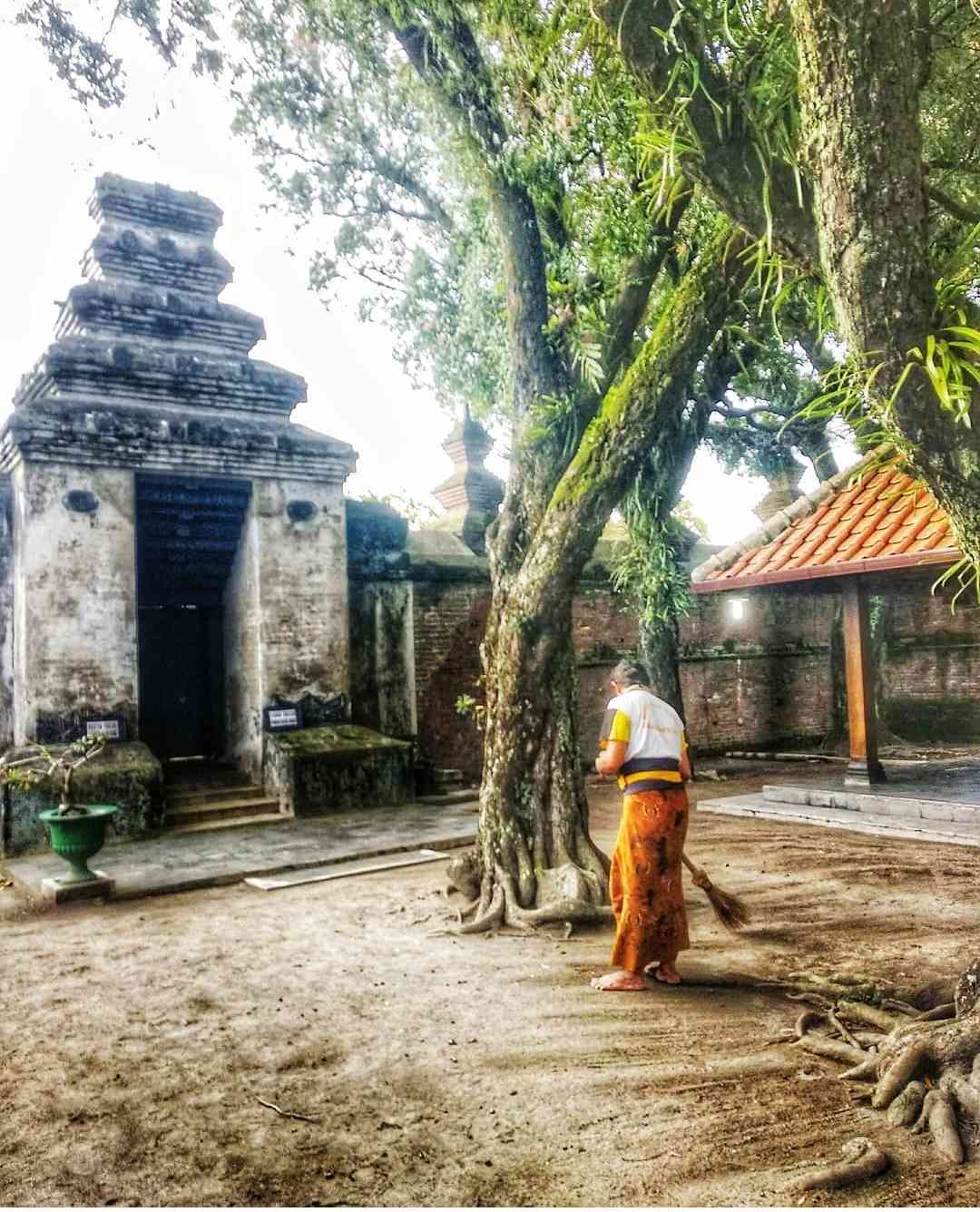 Pintu gerbang  makam Raja-raja Mataram/Foto: Hermard