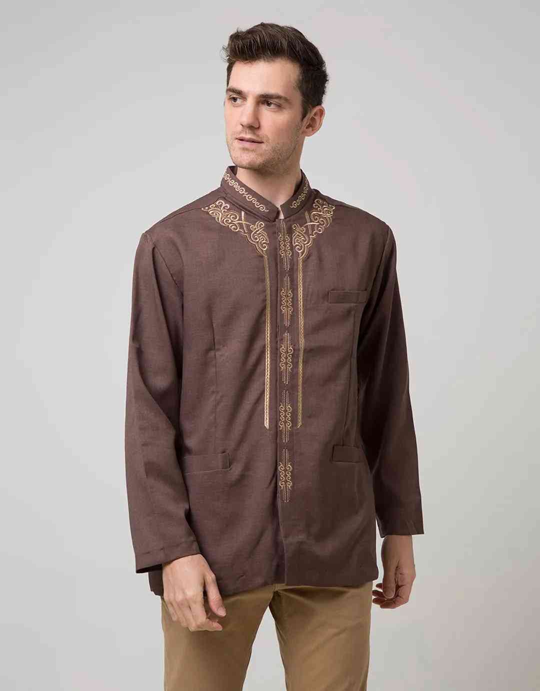 Gak ada salahnya baju koko dipadu dengan batik/matahari.com