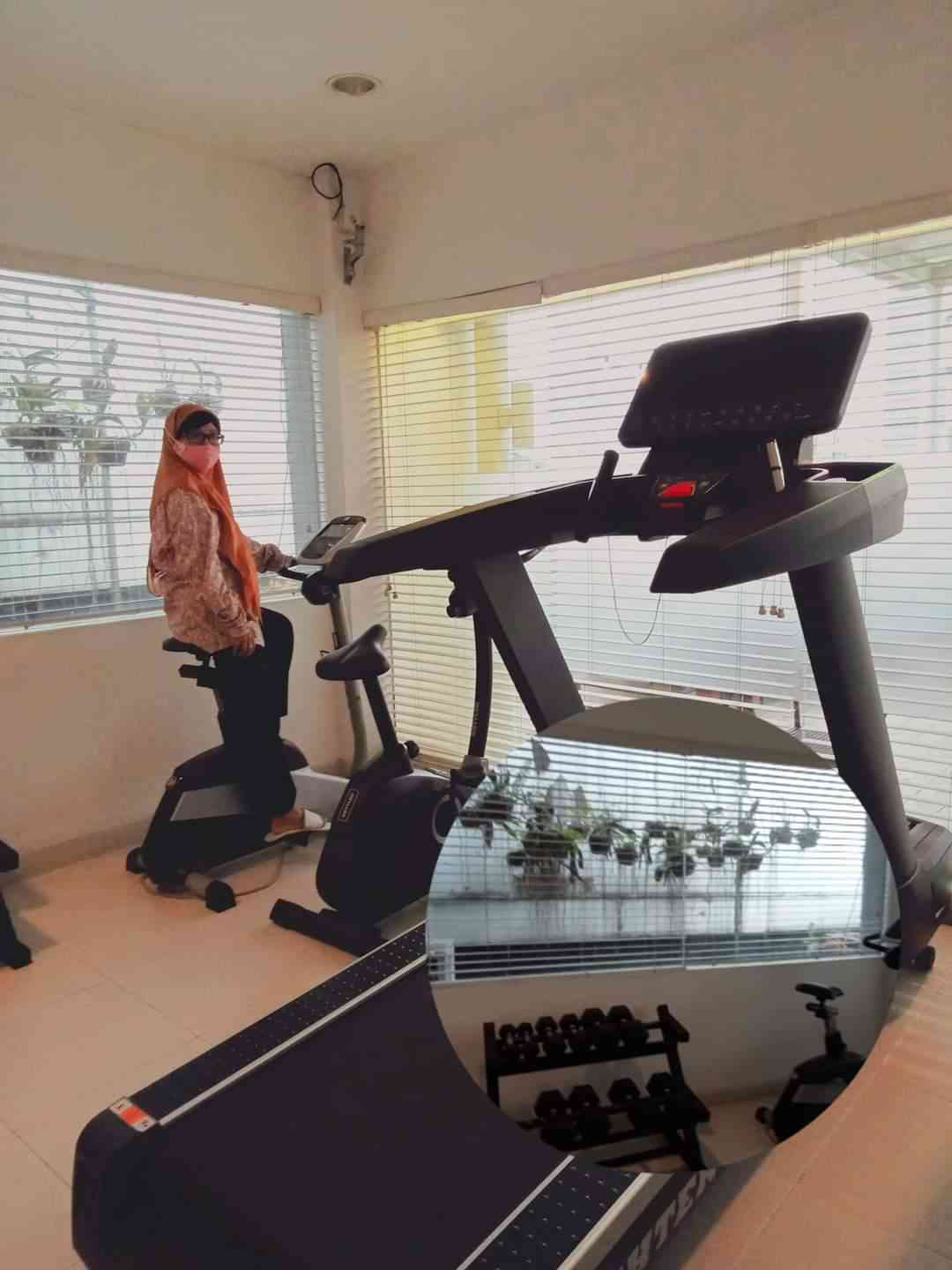 Ruang Fitness Santika Bogor Hotel dekat Kolam Renang (Dok. Pribadi) 