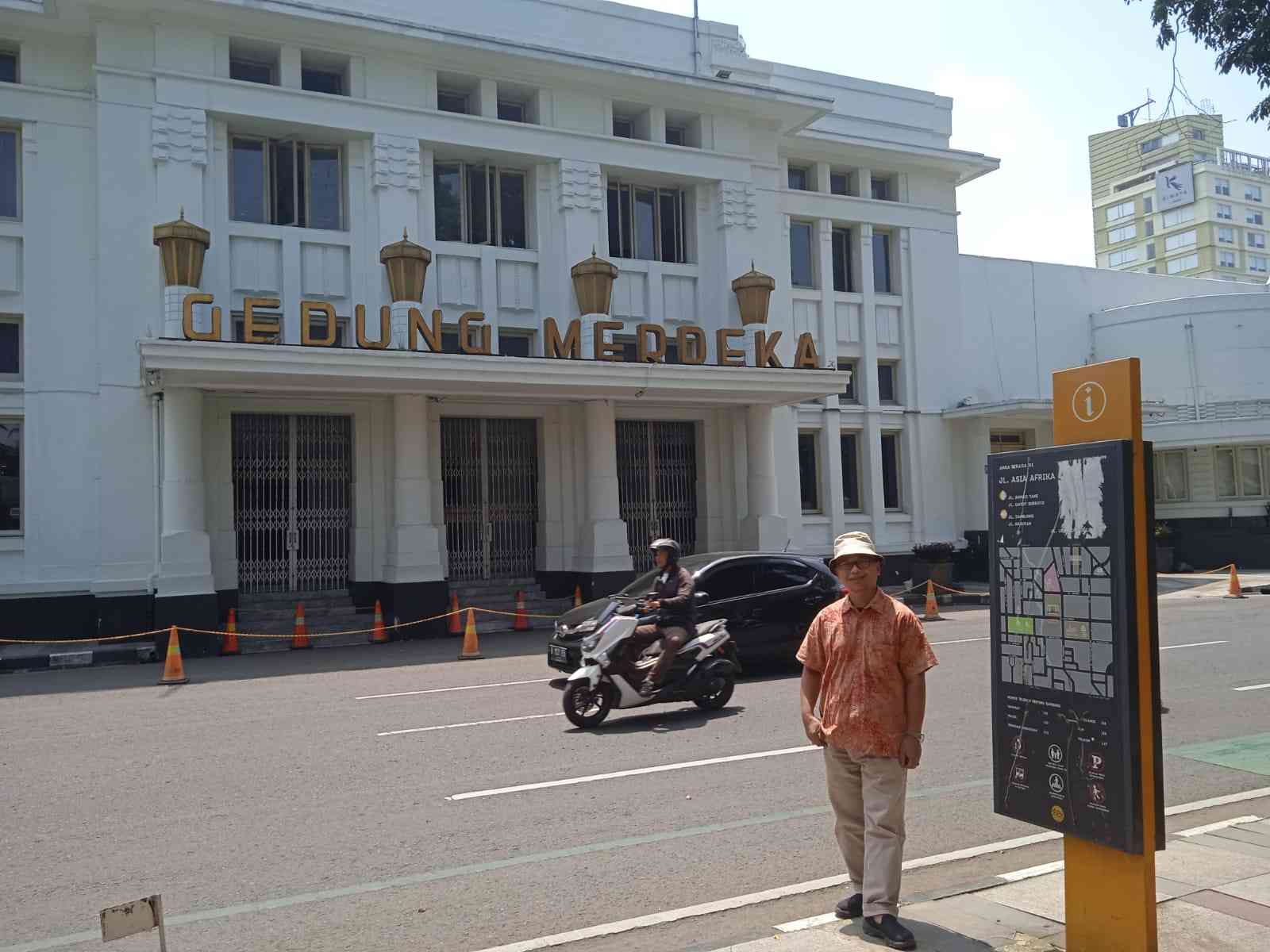 Gedung Merdeka yang Megah (dokumentasi pribadi)