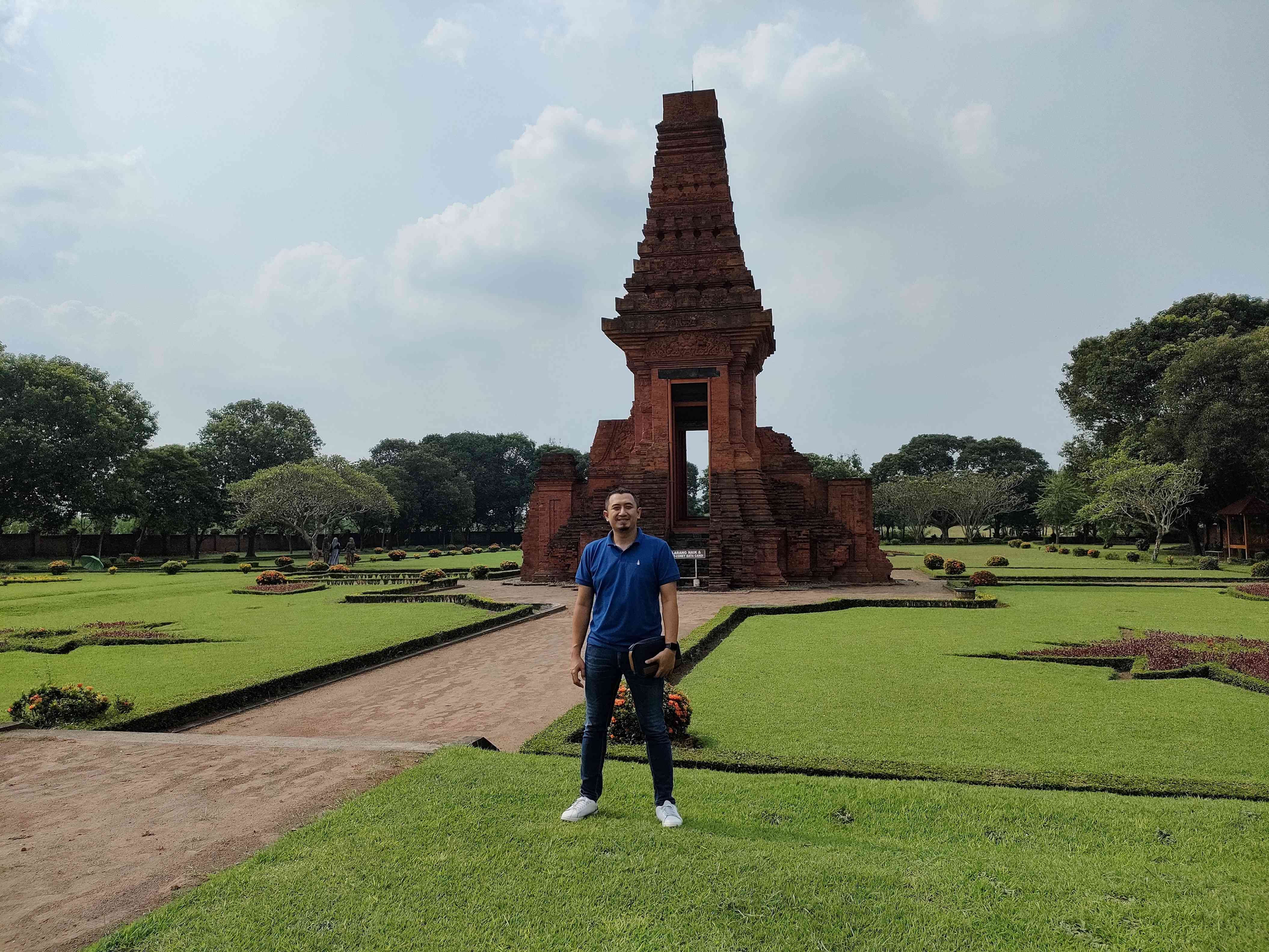 Candi Bajangratu. Sumber: dokumentasi pribadi