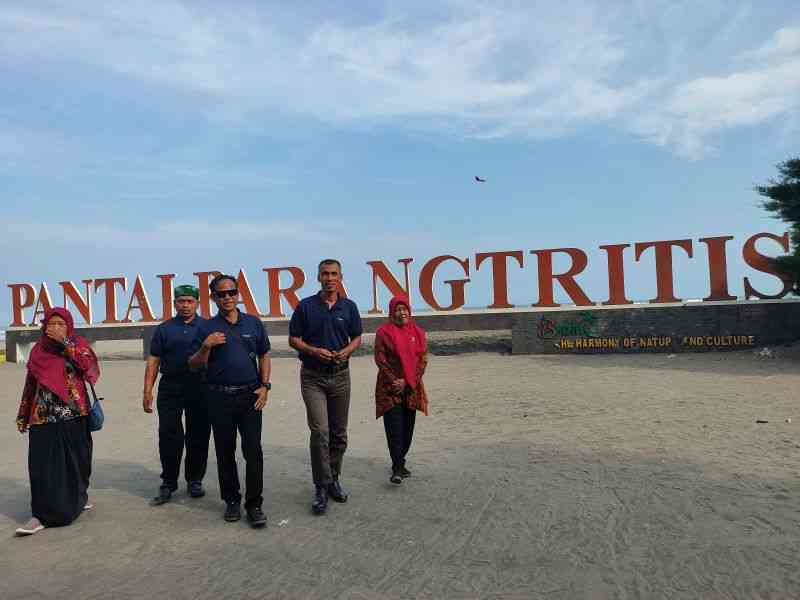 Dokpri_pantai parangbtritis