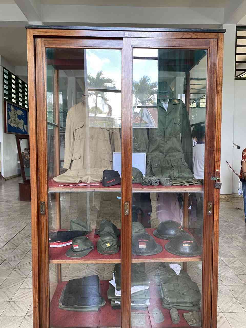 seragam tentara PETA dan penjajah di zaman Kemerdekaan (dok.pri)