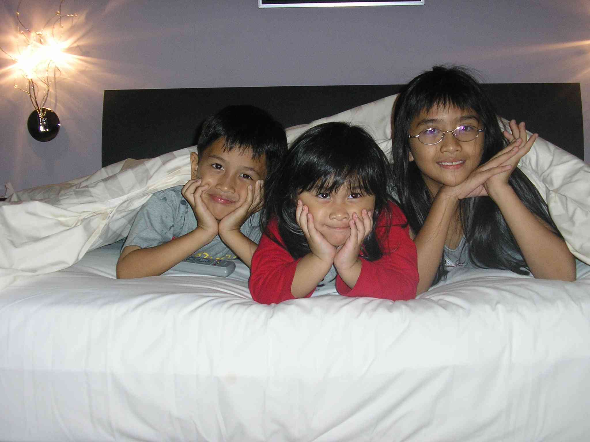 Image: Kenangan staycation saat lebaran ketika anak-anak  masih kecil  tahun 2007 (dokpri)