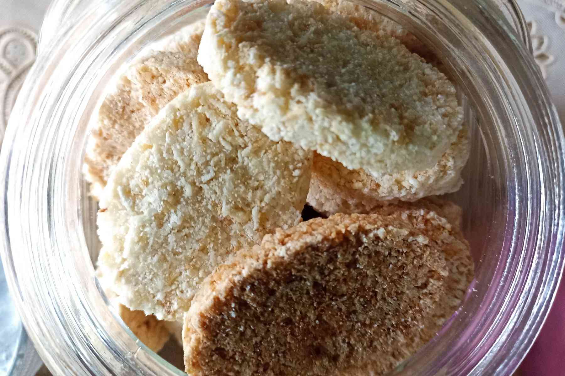 Kue sagon kelapa (foto by widikurniawan)