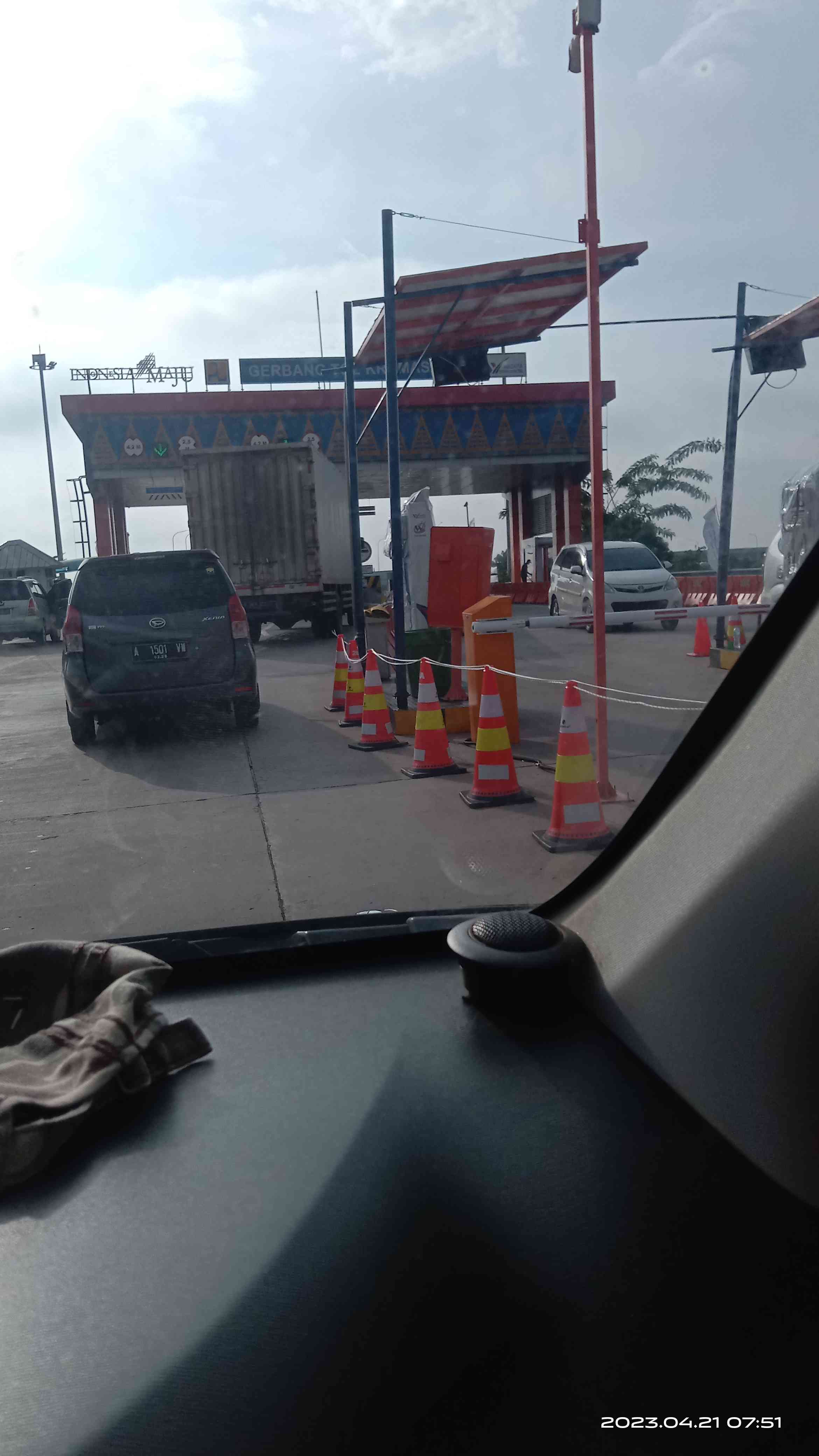 Pintu Tol Kramasan, Palembang. Dok. Pribadi