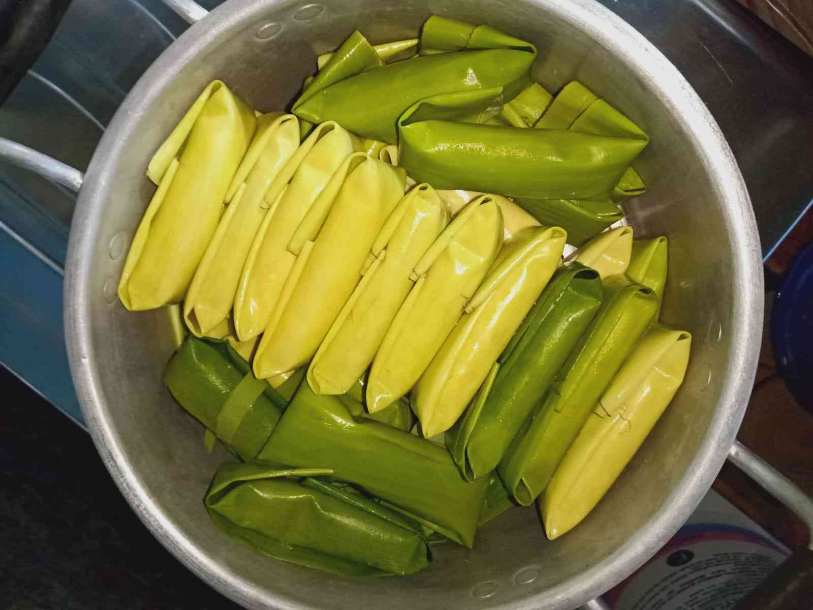 Kue Timphan dikukus, Sumber [Dokumentasi pribadi]