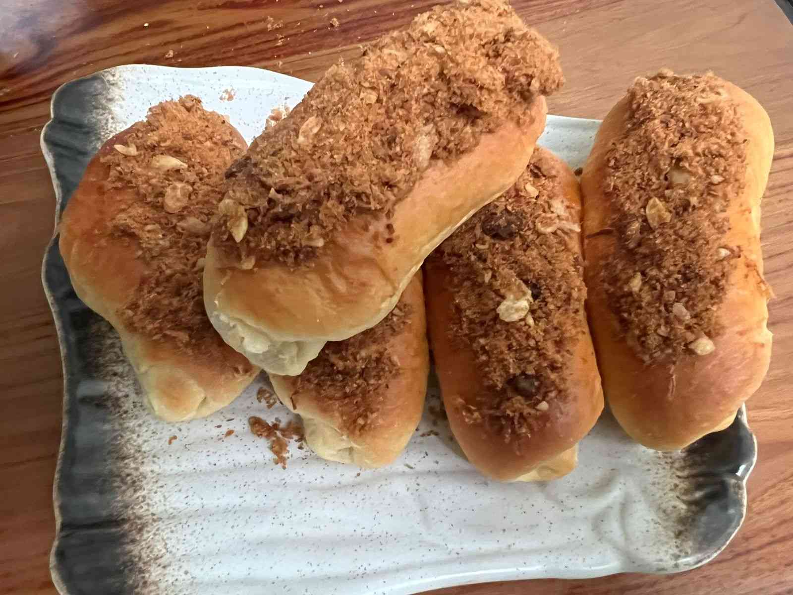 Roti abon sapi bisa jadi pilihan kue yang disajikan saat Lebaran: foto dokumen pribadi