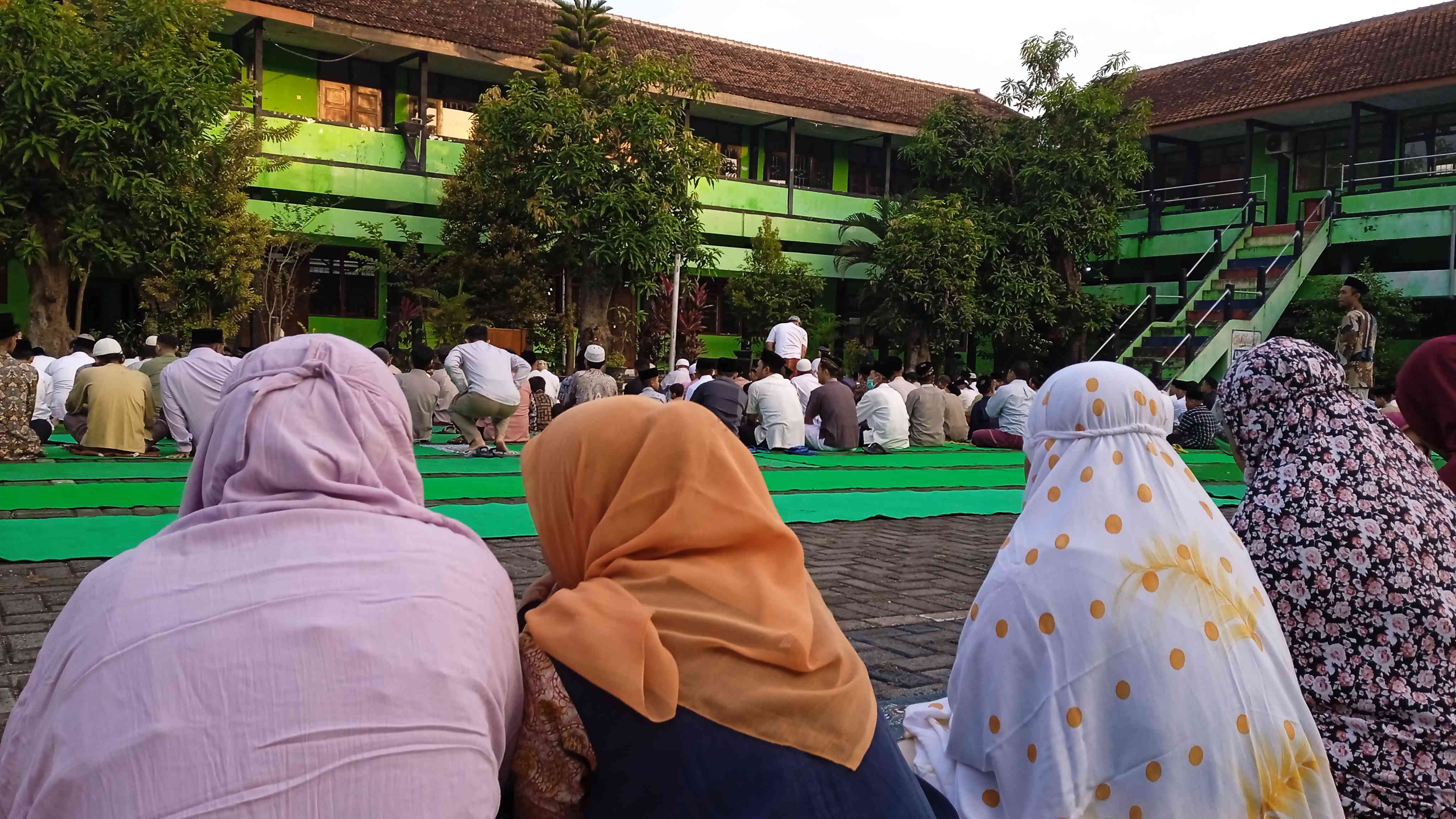 Bersih dan suci saat menjalankan shalat Ied (dokpri) 