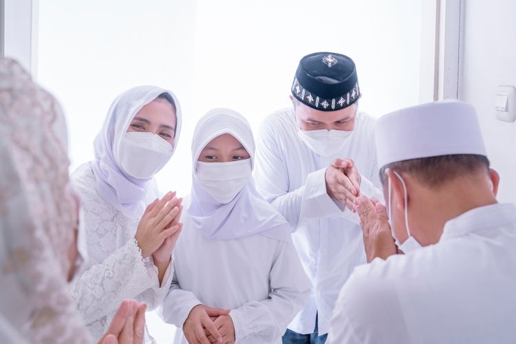 Ilustrasi Lebaran, suasana lebaran. (sumber: Shutterstock/Creativa Images via kompas.com) 