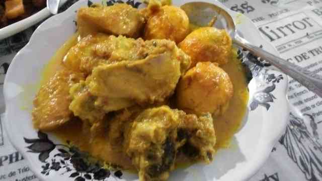 Opor ayam (Sumber: Dokumen pribadi)