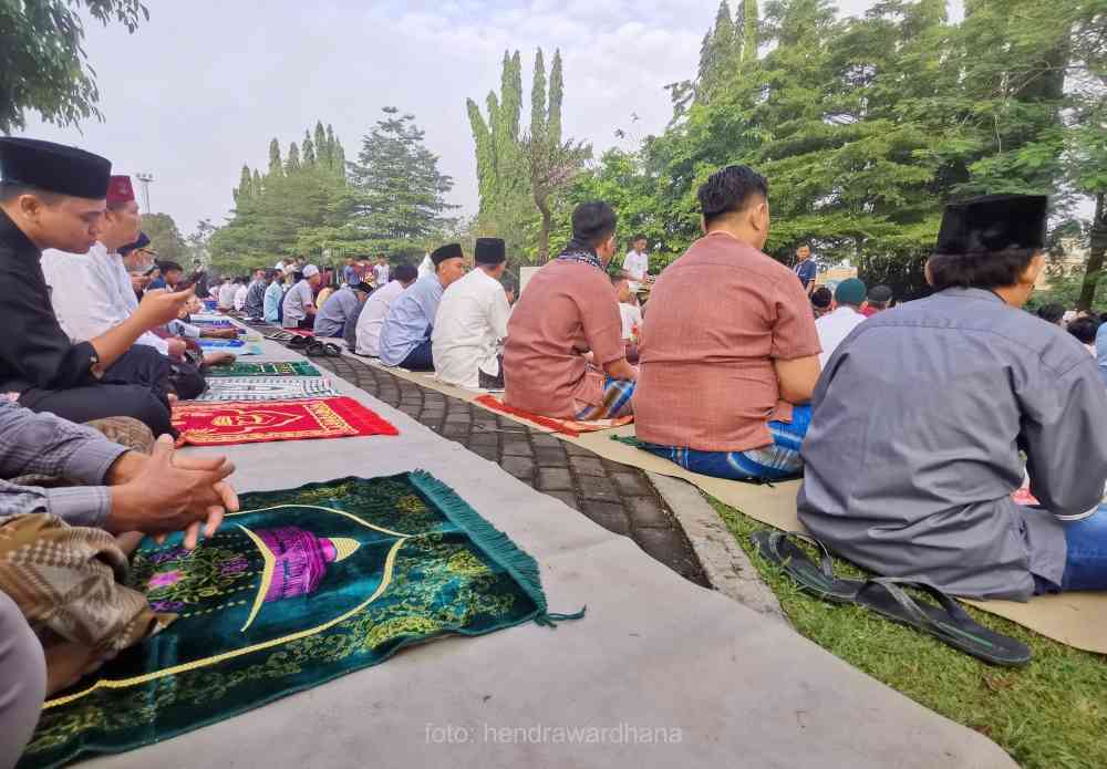 Kejutan Idulfitri: Pindah Salat Ied, Perut Mulas, Dan Sambutan Bupati ...