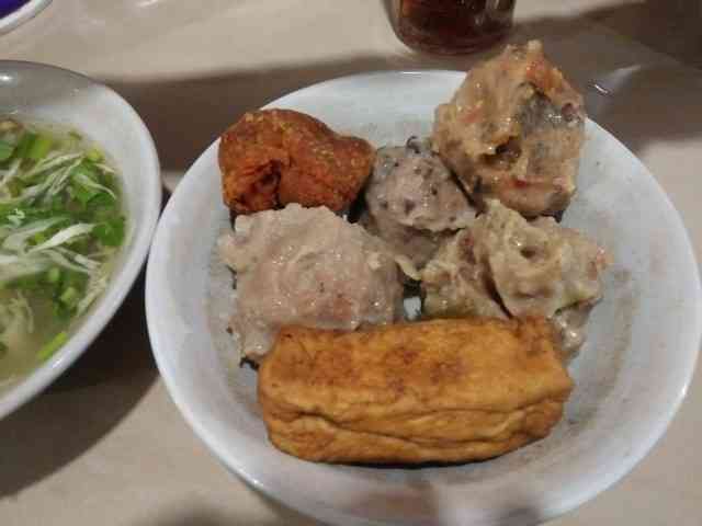 Menu pilihan Bakso Cak Pitung (Sumber: Dokumen pribadi)