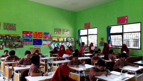 Pemberian tugas mandiri terkait materi yang sudah dijelaskan. (dok. pribadi)