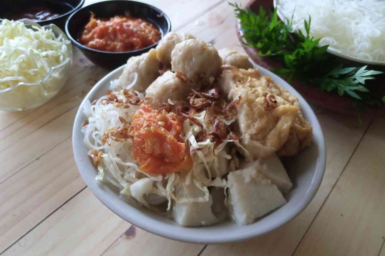 Bakso merupakan hidangan after party lebaran, yang diadaptasi dari kuliner China (sumber gambar: Afin Yulia).