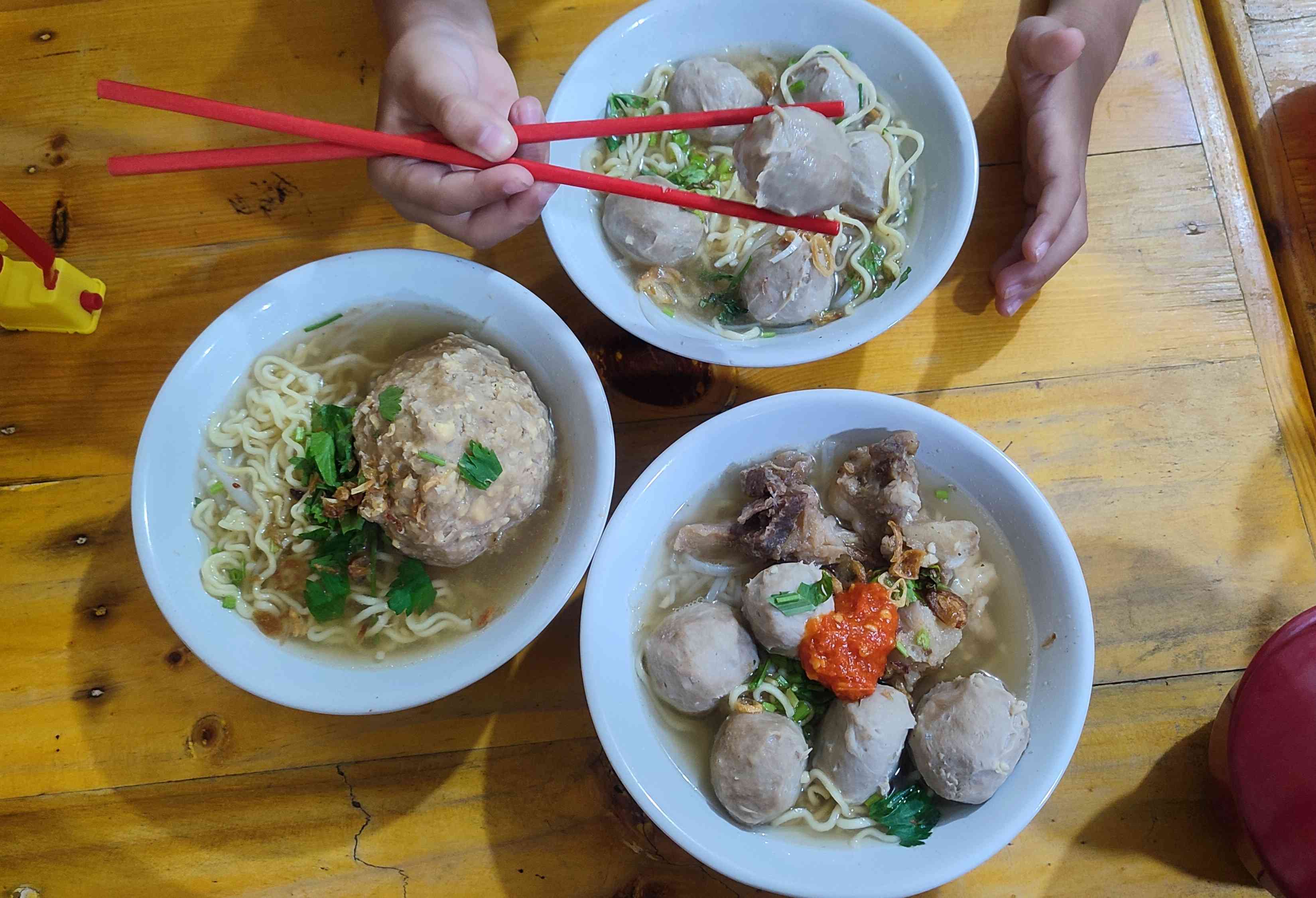 Bakso urat, bakso tetelan, bakso polos (dok. pribadi)