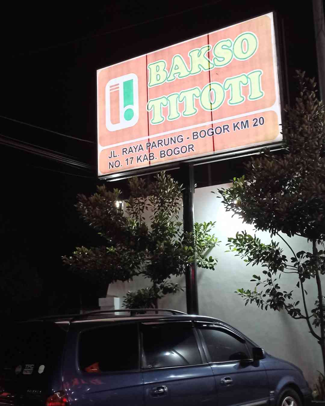 Mobil Parkir di Bakso Titoti/Dokpri