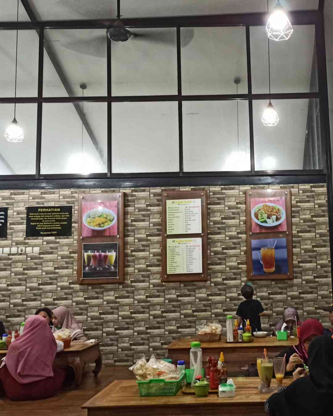 Area Lesehan Lt.2 Bakso Titori Parung/Dokpri