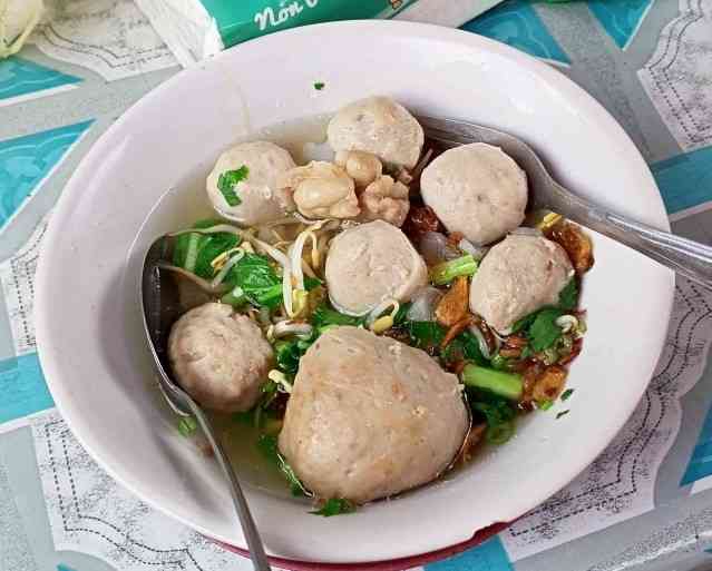 Semangkuk bakso bening. Gurih nan sedap (dokumen pribadi)