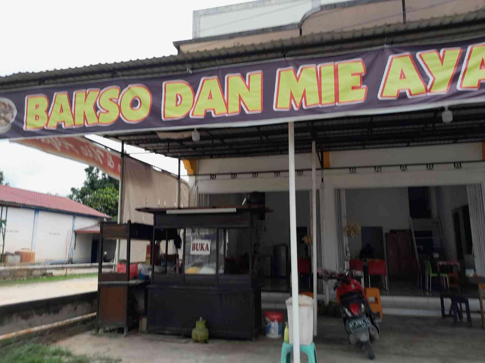 Salah satu warung bakso di Penajam (dokpri)