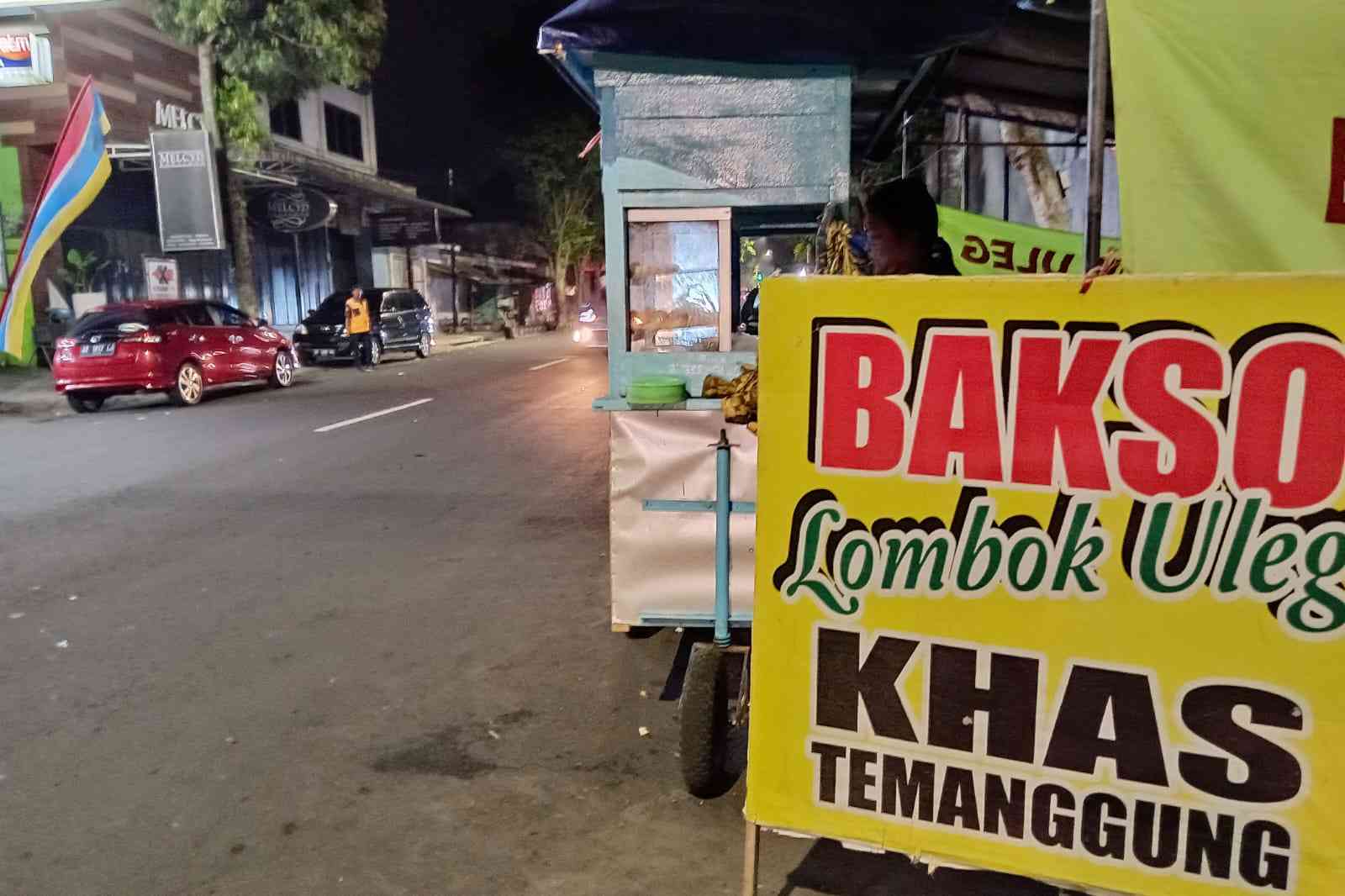 Salah satu warung bakso lombok uleg khas Temanggung (foto by widikurniawan)