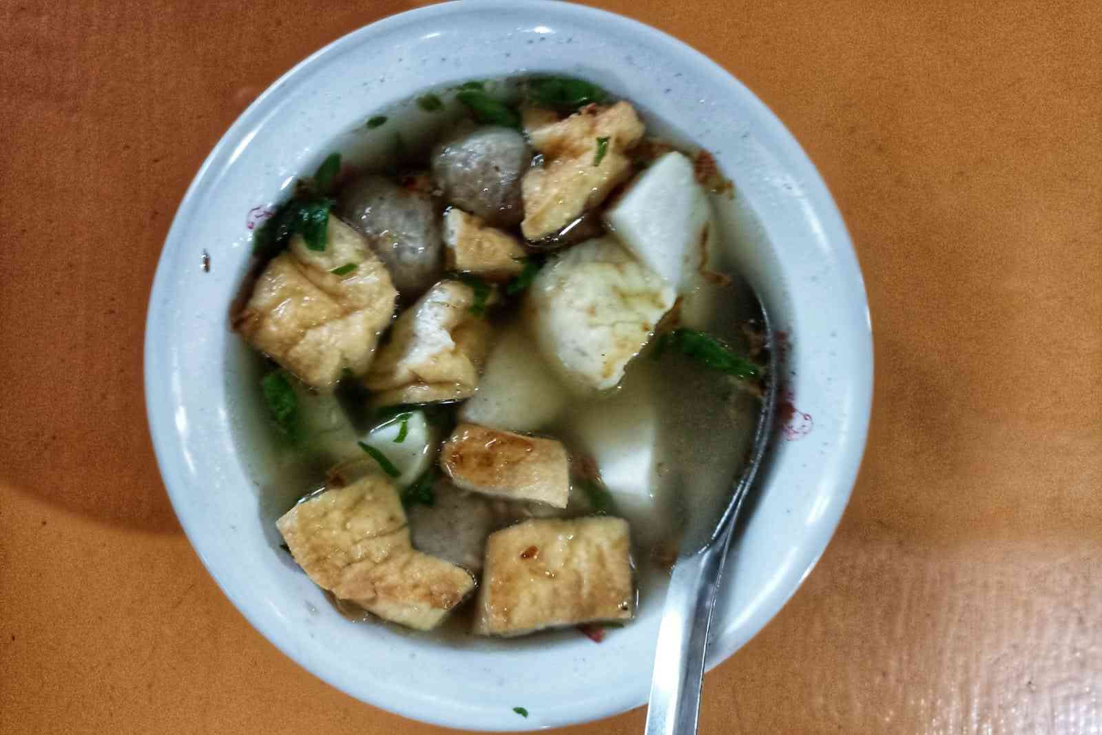 Seporsi bakso lombok uleg khas Temanggung (foto by widikurniawan)