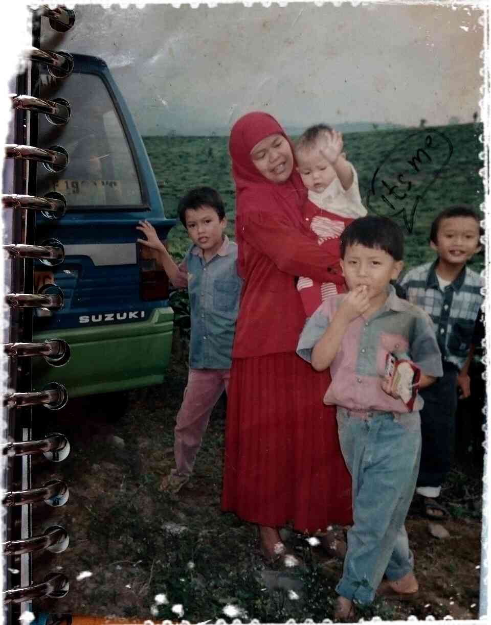 Yang tersisa dari kampung halaman, foto masa kecil/Raja Lubis