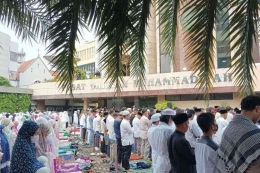 Warga melaksanakan Shalat Ied di Pusat Dakwah Muhammadiyah, Jakarta, 21 April 2023. (Sumber: Kompas.com)