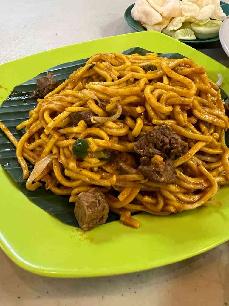 Mi goreng kering daging salah satu favorit di Mie Aceh 46: foto dokumentasi pribadi