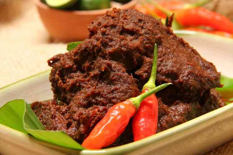 Rendang(Shutterstock/Ariyani Tedjo)/Kompas.com