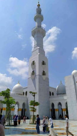 masjid Sheikh Zayed (doc.pribadi/Ire Rosana Ullail)