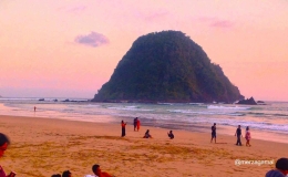 Image: Pantai Pulau Merah, Banyuwangi, Jawa Timur (dokpri)