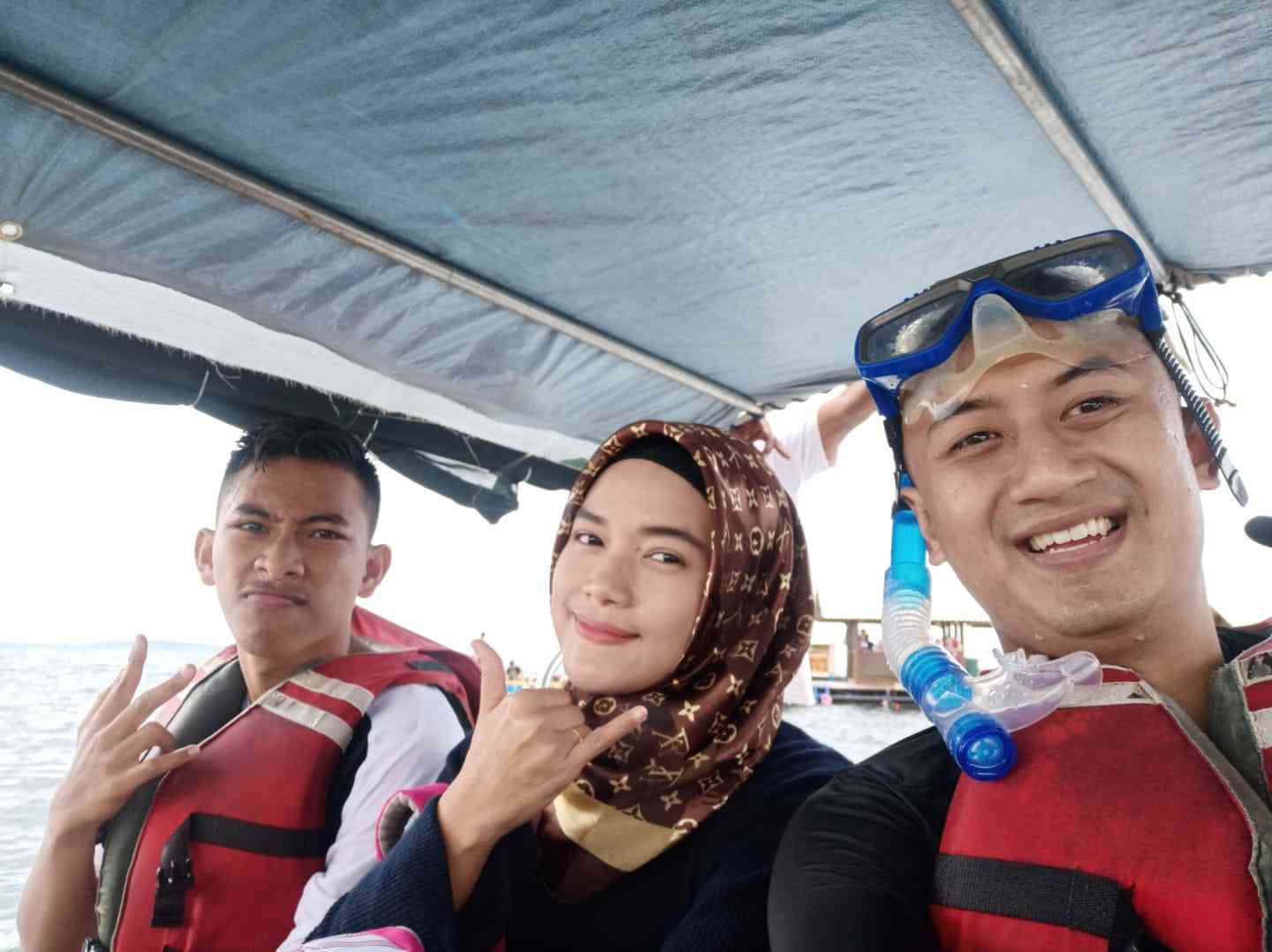 Perahu Cepat Pantai Bangsring. Sumber: dokumentasi pribadi