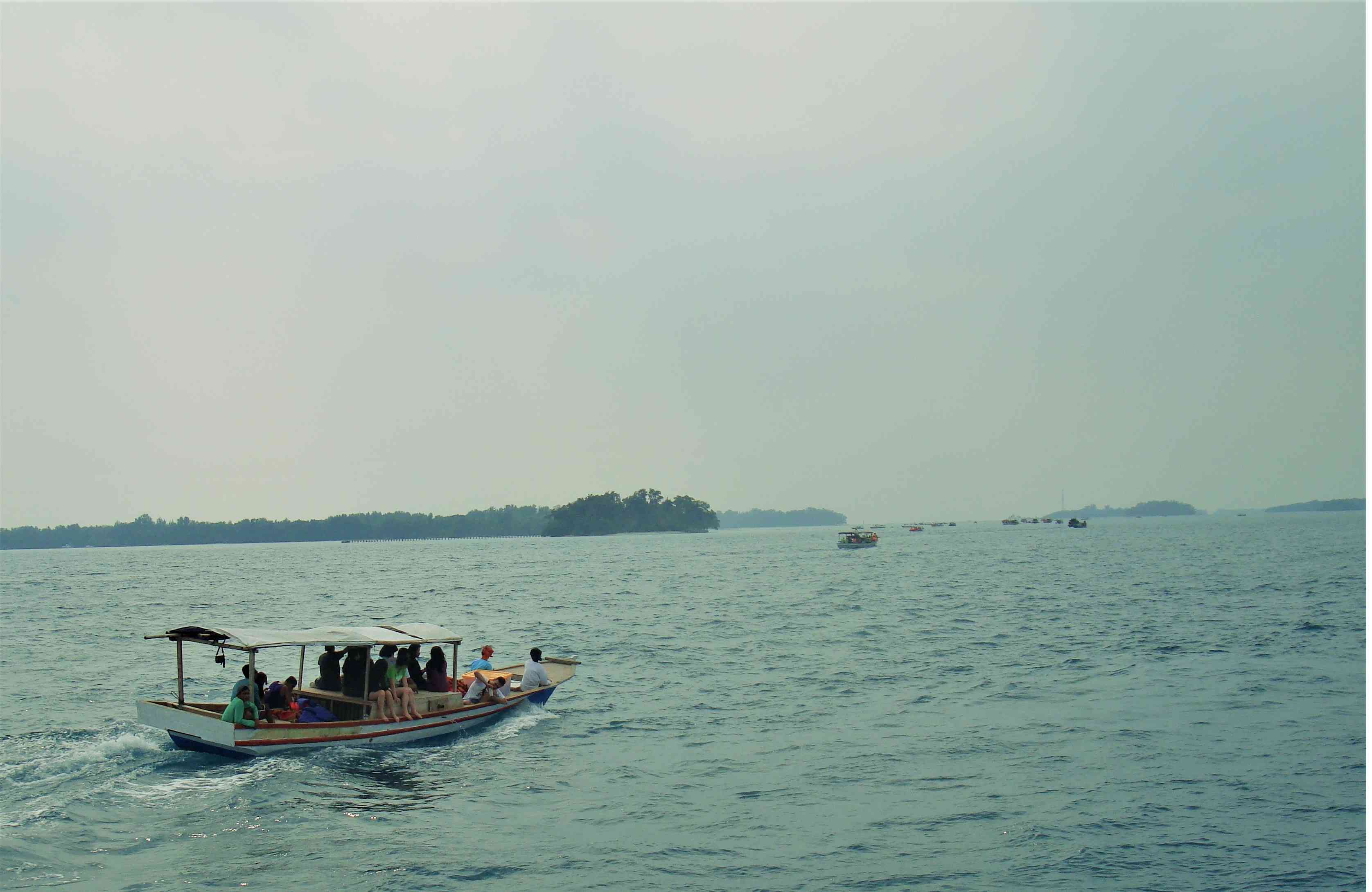 Kondisi perahu yang bisa disewa untuk jelajah pantai (dokpri)