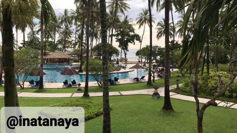 Kolam Renang Holiday Resort-dokpri