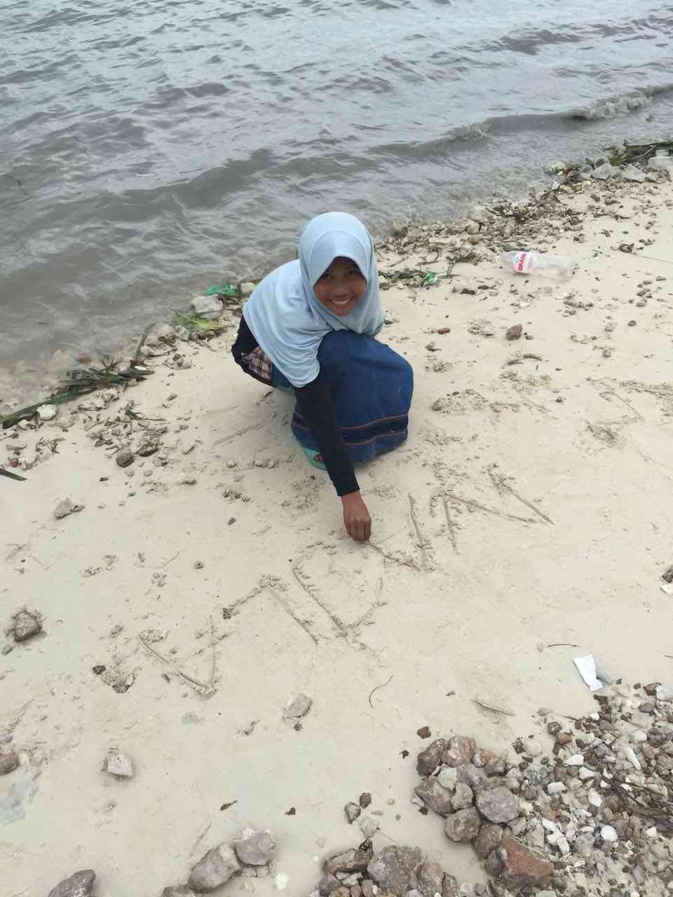 di pantai sari ringgung (dokumentasi pribadi)