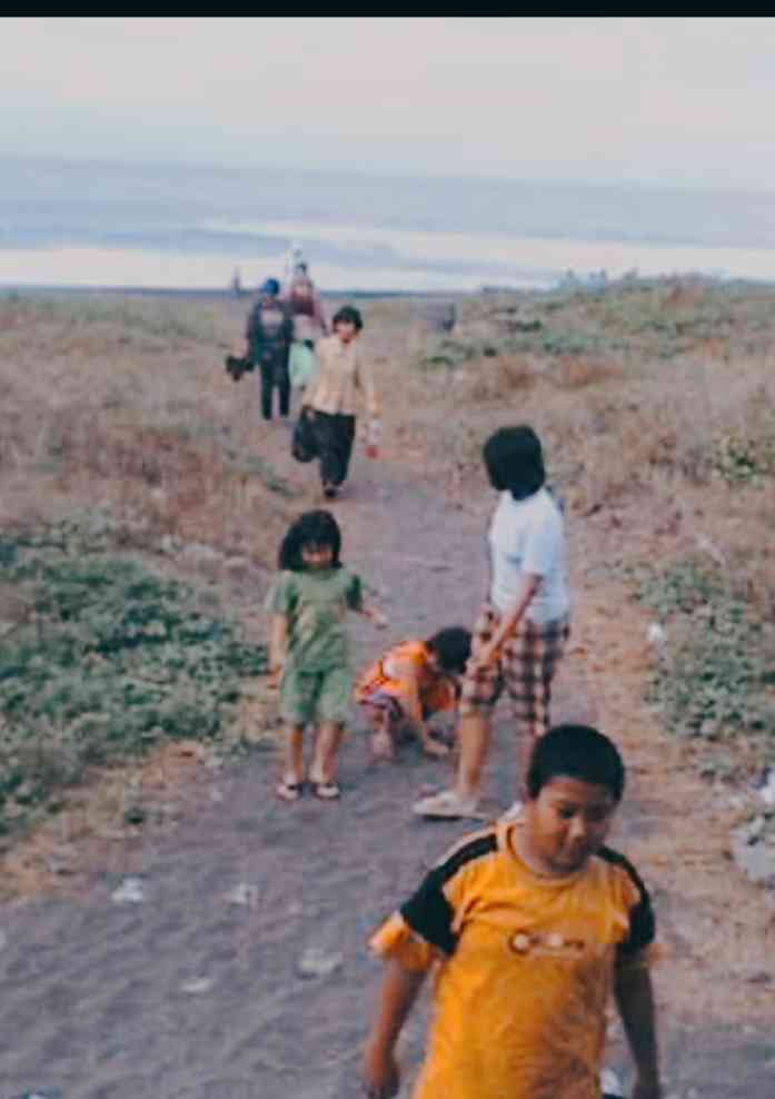 Pantai Dewa Ruci saat masih alami dan belum dikenal banyak orang (dokpri) 