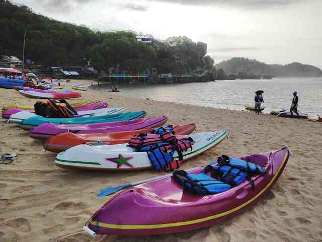 Sewa kano di Pantai Drini (Dok. Didno)