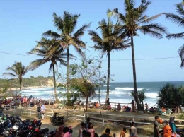 Panorama Pantai Klayar (dok. Bukanbocahbiasa.com)