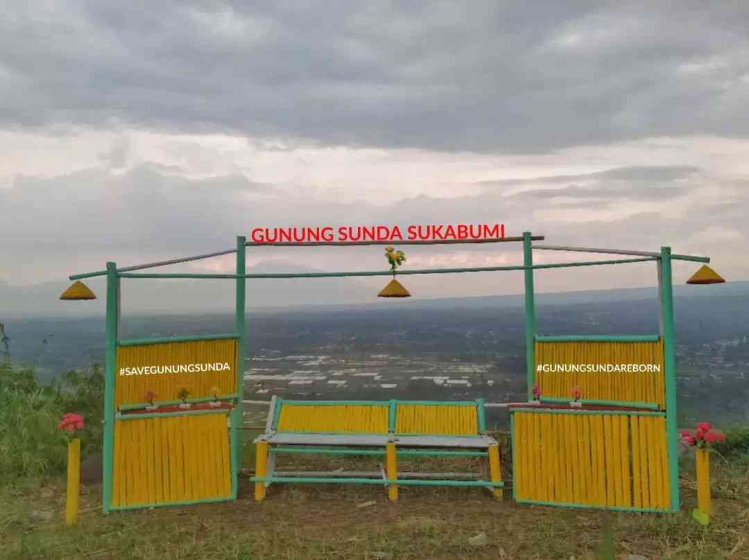 Jaga kebersihan di sini ya/instagram.com/@officialgunungsunda