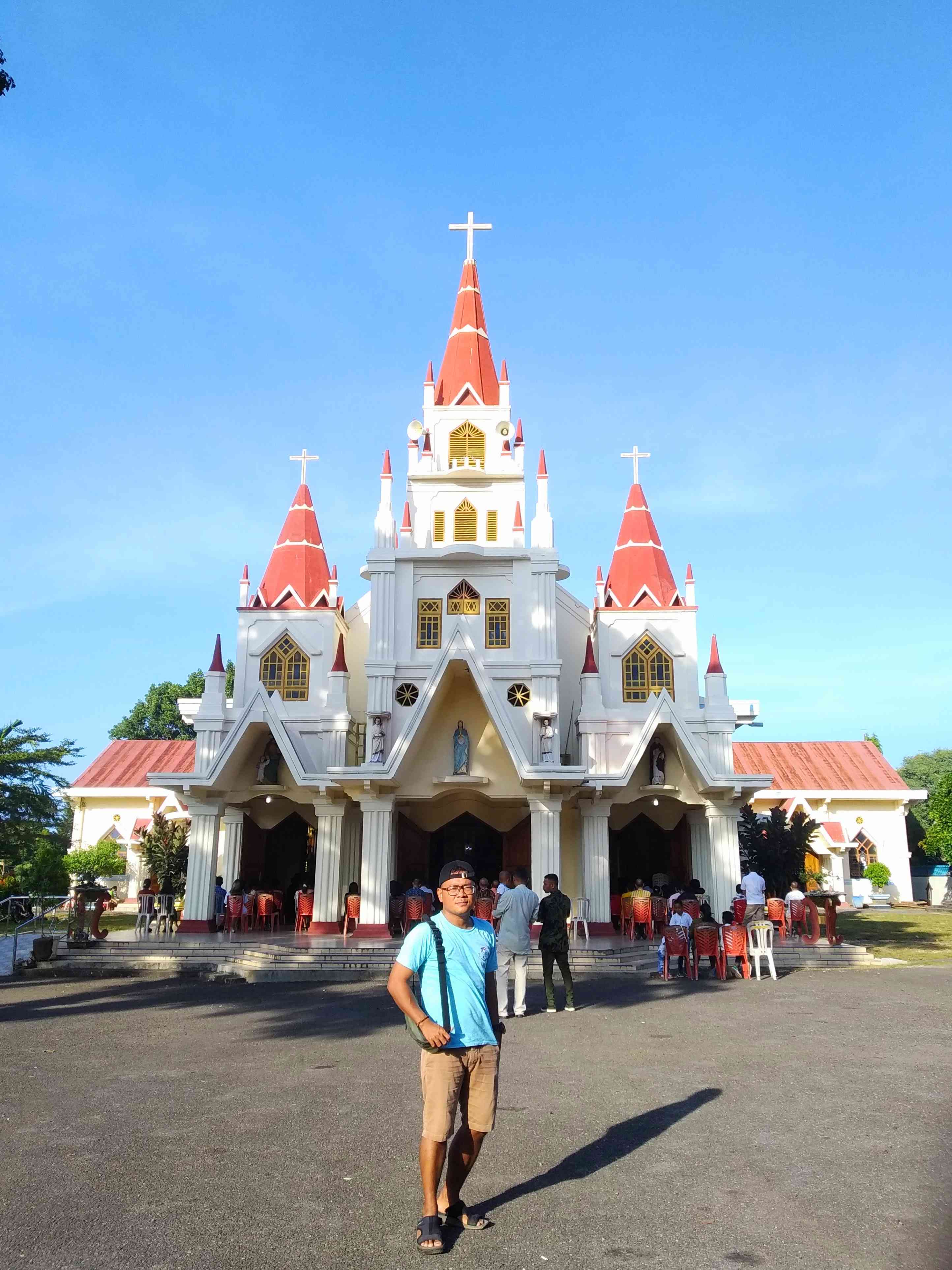 Gereja Katedral Reinha Rosari (Dok. Pribadi) 