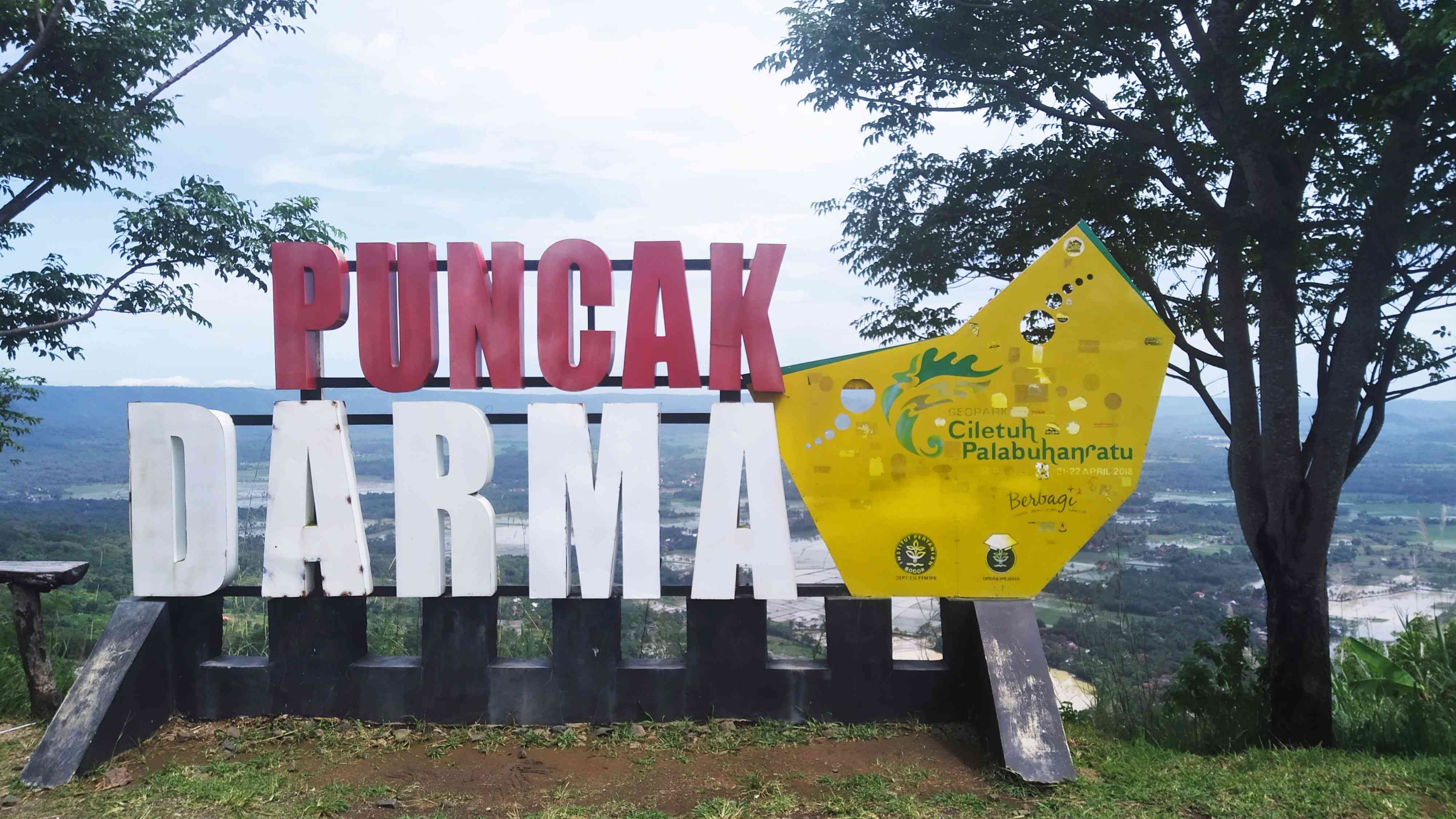 Puncak Darma (Sumber: dokumentasi pribadi)