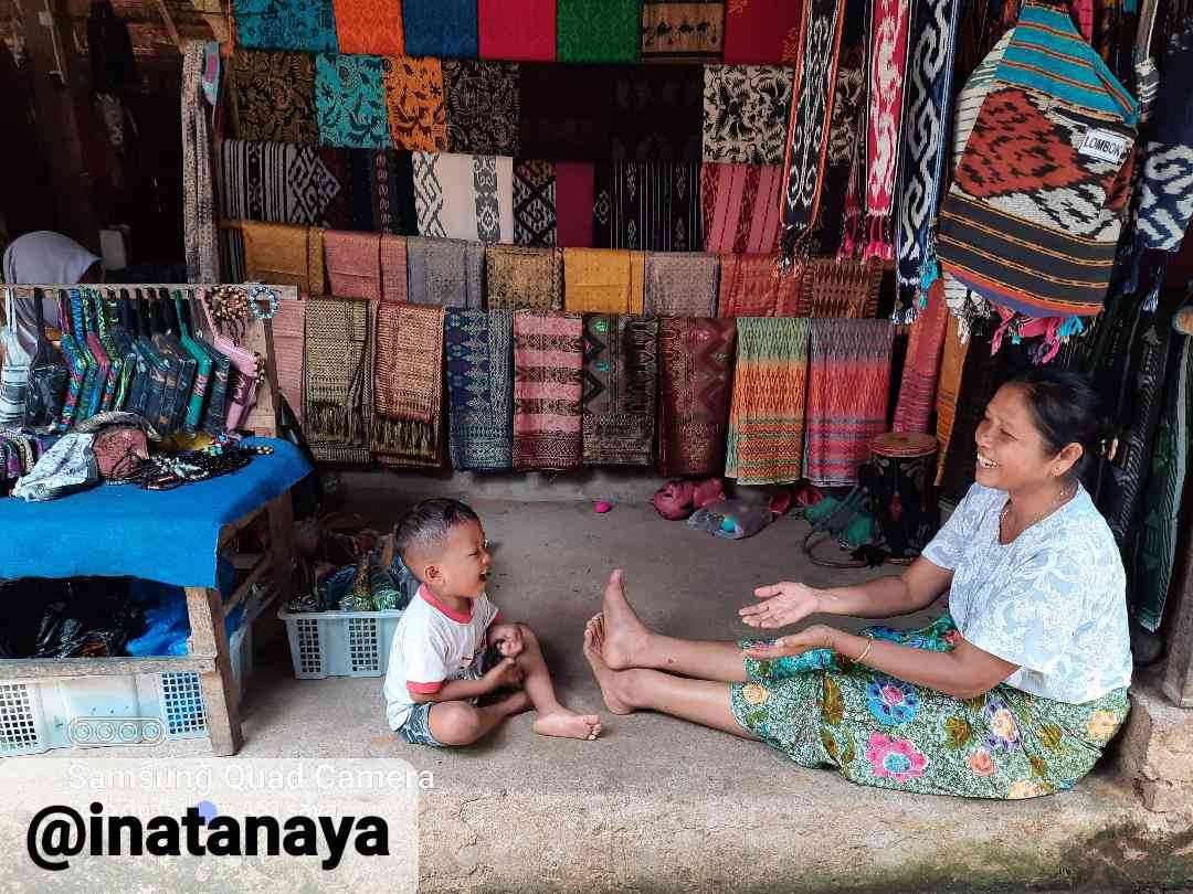 Ibu bermain dengan Anak di Rumah Sade-dokpri