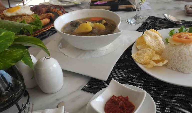 Beragam kuliner menggugah selera di Nongsa Point Marina & Resort. | Foto Dokumentasi Pribadi.